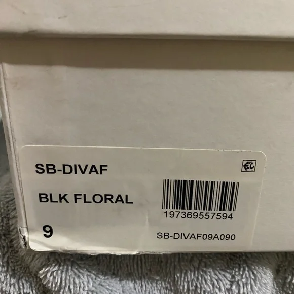 Betsy Johnson Black Floral Diva Western Embellished Ankle Boots - Picture 13 of 15